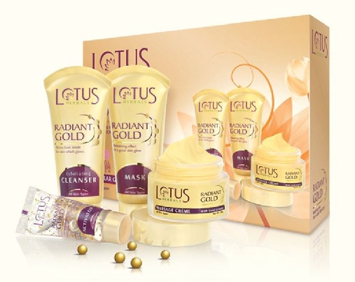 „Lotus Herbals“ spinduliuojančio aukso veido paketas