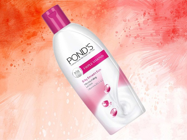 POND trigubas vitaminų drėkinamasis kūno losjonas
