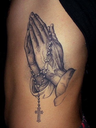 Maldingų rankų religinių tatuiruočių dizainas