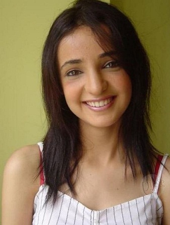 Sanaya Irani Makyajsız