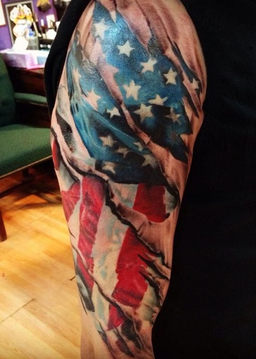 Patriotinis suplėšytos odos tatuiruotės dizainas