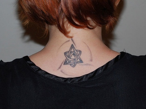 Triquetra Düğüm Dövme