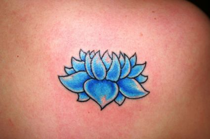 Tek Lotus Tasarım Mavi Dövme