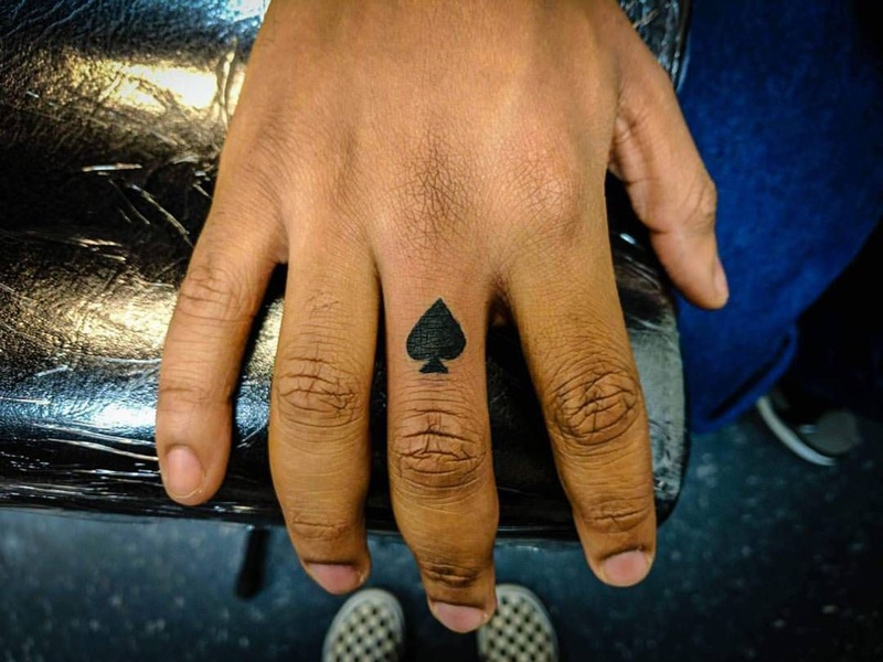 „Spade Tattoo“ idėjos, dizainas ir prasmė