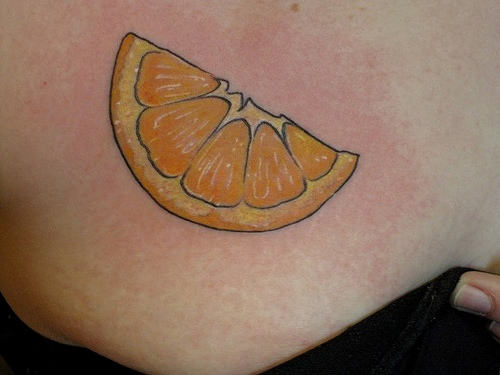 oranžinės tatuiruotės dizainas