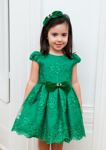 Smaragdo žalios spalvos suknelė