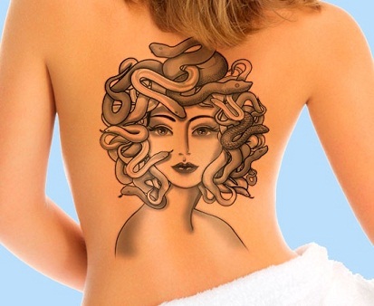 Patys mėgstamiausi „Medusa“ tatuiruočių dizainai