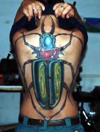 Nuostabus vabalas tatuiruotės dizainas