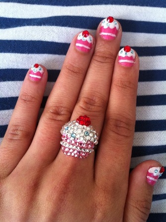 „Crystal Cupcake“ nagų dailės dizainas