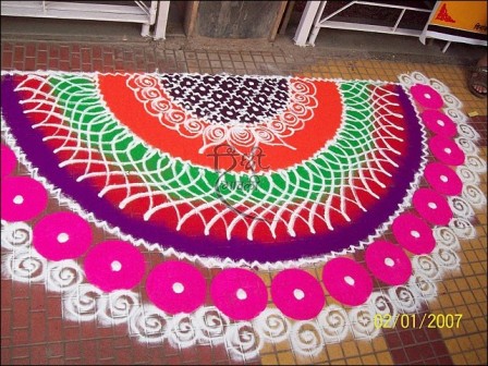 Yarım Daire Şekilli Galicha Rangoli
