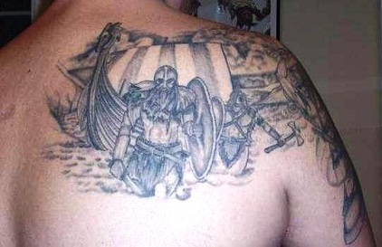 Vikingų scenos tatuiruotės