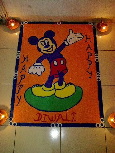 Diwali için Mickey Mouse Rangoli Tasarımı