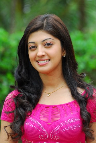 makyajsız Pranitha 2