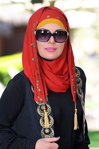 Madingi hidžabai su kutais