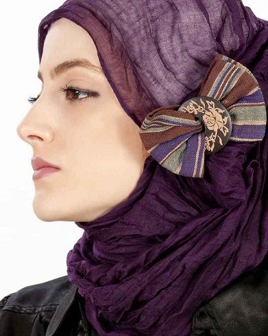 Madingi hidžabai su lankais ir sagėmis