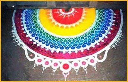 Yarı Dairesel Büyük Rangoli