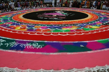 „Diwali Big Rangoli“ dizainas