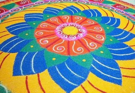 Gėlių Rangoli dizainas be taškų