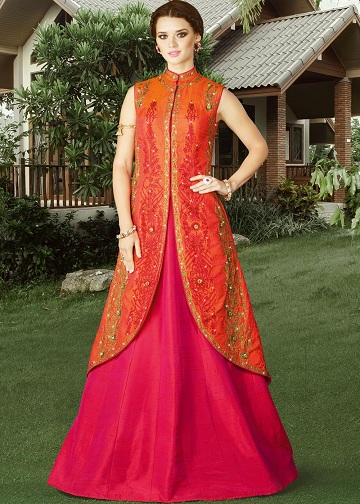 Ghagra ile Yüksek Boyun İpek Kurti