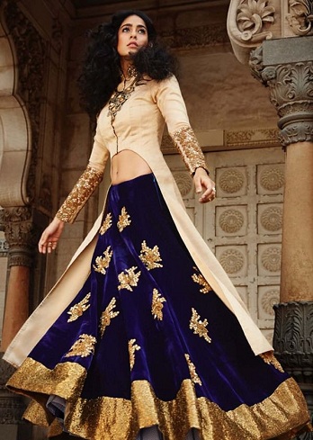 Lehenga ile yarık Kurti