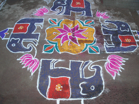 Fillerle çevrili Rangoli