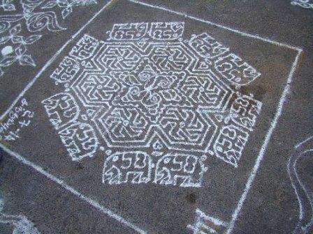 Karmaşık Beyaz Rangoli