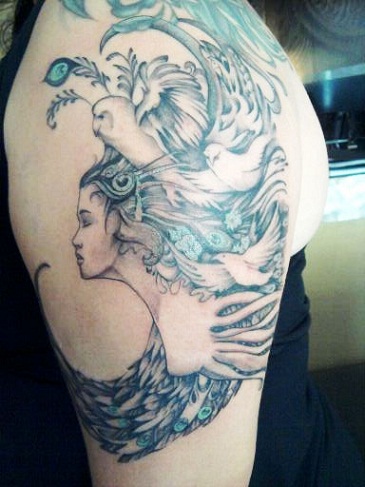 Fantazijos deivės tatuiruotė