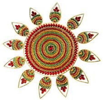 Stipriai ornamentuotas plaukiojantis Rangolis