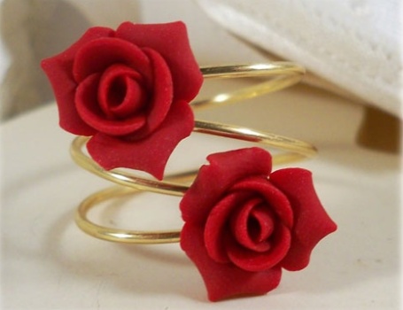 Raudoni rožės gėlių papuošalai Mehndi