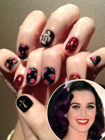 Katy Perry tarafından Bling ve Su Çıkartması Çiviler