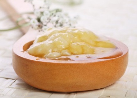 Bananas & amp; Sviesto veido kaukė