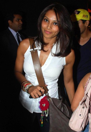 Makyajsız Bipasha Basu 8