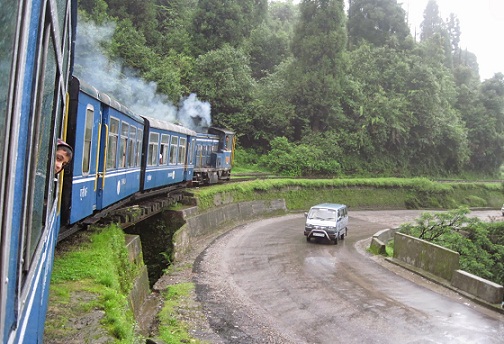 Darjeeling Oyuncak Treni (Yeni Jalpaiguri'den Darjeeling'e)