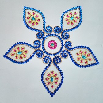 Mėlynieji akmenys Kundan Rangoli