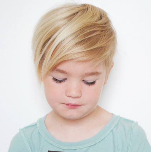 Kısa saçlar için kız bebek saç modeli
