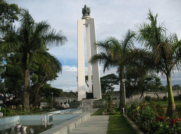 shaheed-minar_manipur-turist-yerler