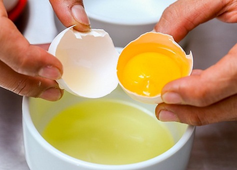 Kiaušinių baltymai stangrina odą