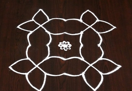 Simetrik Mugullu Rangoli