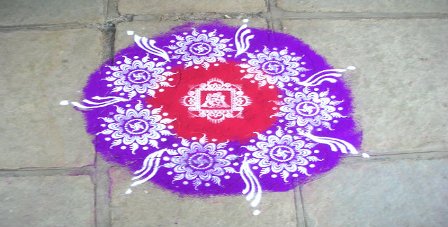 „Swastik Rangoli“ trafareto dizainas