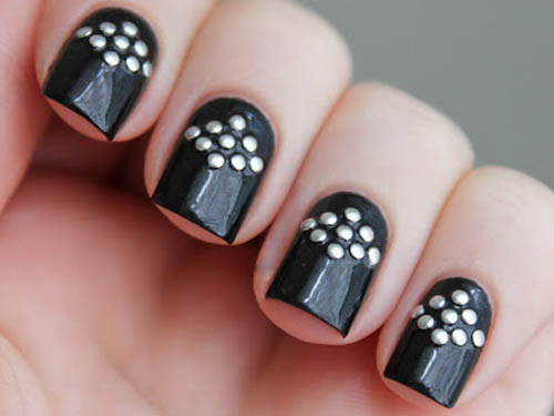 „Black Studs“ nagų dailė