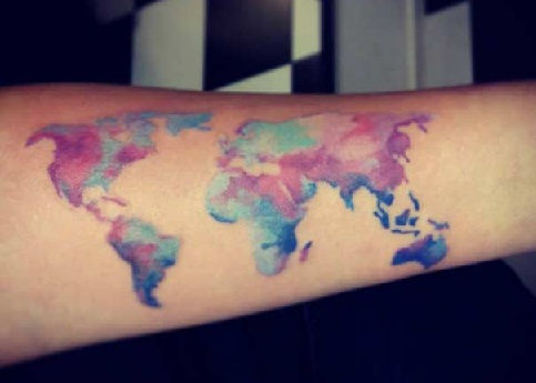Akvarelės pasaulio žemėlapio tatuiruočių dizainas