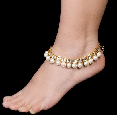 Tradicinės Kundano ir perlų kulkšnys
