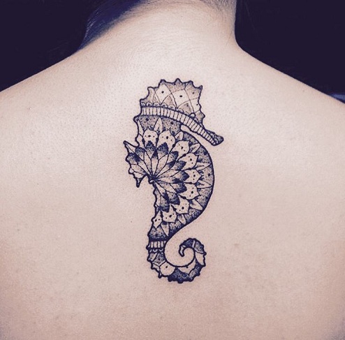 Mandala jūrų arkliuko tatuiruotė