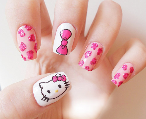 Pink Hello Kitty nagų dailė
