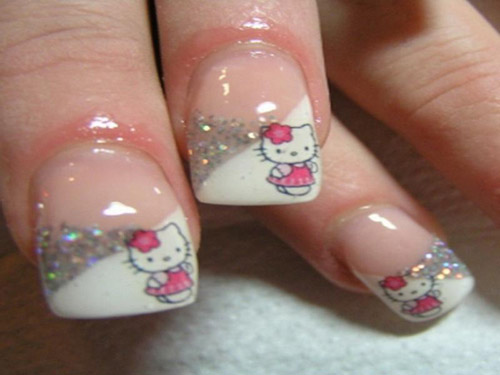 Sevimli Ve Girly Hello Kitty Nail Art