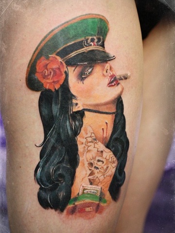 Kaptan Bak Pin Up Kız Dövmesi