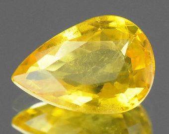 Rutilated Topaz Doğum Taşı