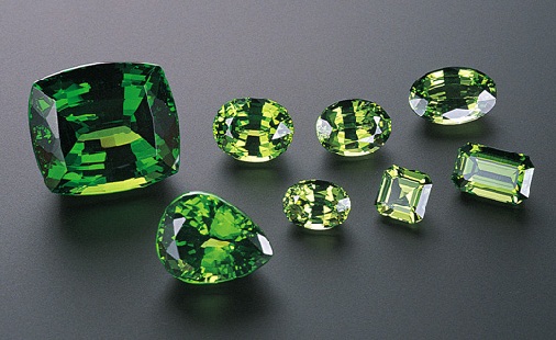 Demantoid Garnet Değerli Taş