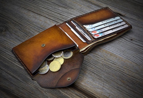 bifold-piniginė-su-monetų kišenė