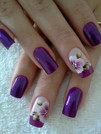 Purpuriniai rankų gėlių nagai